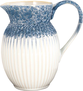 Greengate Jug Alice | Zeitlose Kanne in Ripple Blue | Hochwertiger Keramikkrug