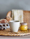 Bloomingville Latina Becher in der Farbe Nature | Zeitloser Steinzeug-Becher in natürlichem Beige