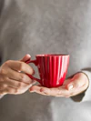 Bloomingville Latina Becher – Zeitloser Steinzeug-Becher in Rot