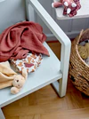 Babyrassel Dinosaurier Bloomingville Fintan Braun Baumwolle