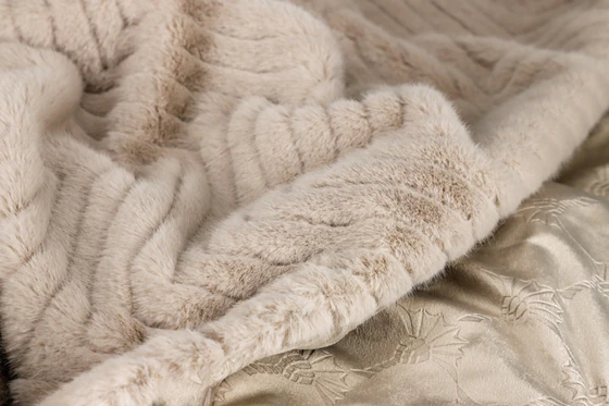 Wohndecke Joop! J!Elegant natur Plaid – Hautsympathisch & Pflegeleicht
