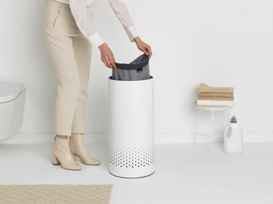 Wäschebox Kunststoffdeckel 35L Dunkelgrau brabantia – Belüftungslöcher