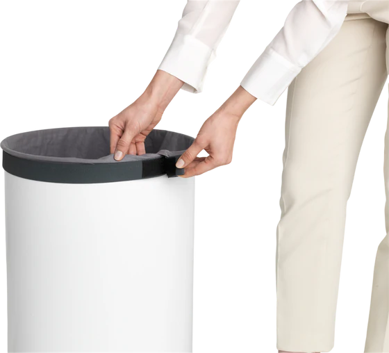 Wäschebox Kunststoffdeckel 60L Dark Grey brabantia – Cleverer Einwurf