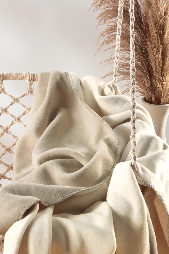 Wohndecke Biederlack Doubleface Ecru Feder – Weich & Hautsympathisch