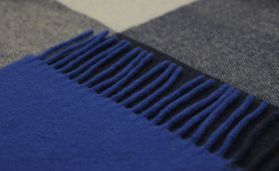 Fransenplaid Biederlack Plaid-Bright Square – Luxuriöser Kaschmir-Mix