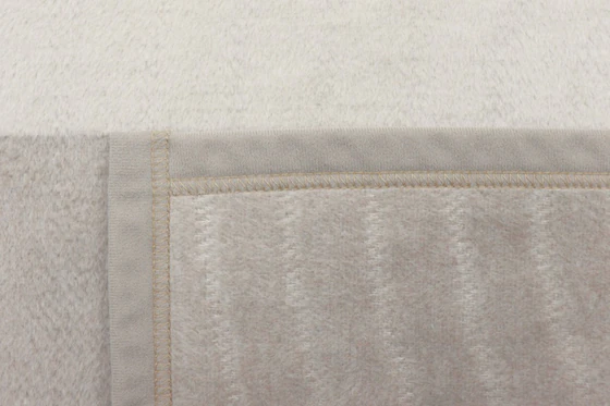 Wohndecke Biederlack Feel Modern Beige Blockstreifen Samtband