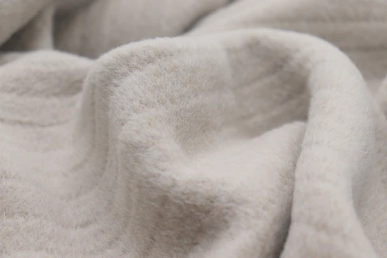 Wohndecke Biederlack Feel Taupe – Kuschelig & Wärmend