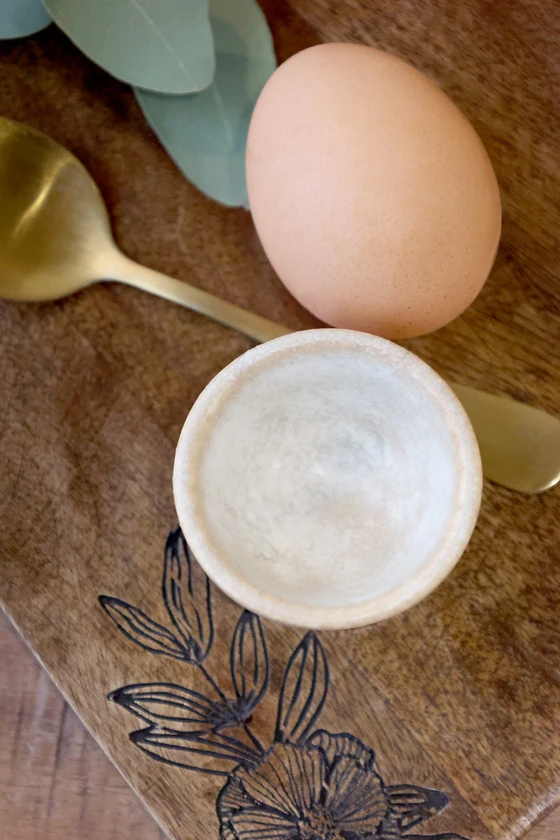 Eierbecher Chic Antique Valence Latte – Handgefertigt Steingut