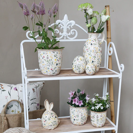 Dekoratives Keramik-Ei Chic Antique Cavaillon Creme Blumenmotiv
