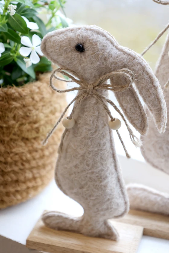 Dekoratives Filz-Kaninchen Chic Antique – Handgefertigt, Unikat